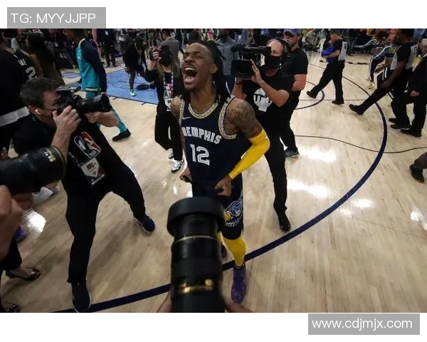 科罗拉多急队与西雅图球队激战正酣精彩对决引发球迷热议 科罗拉多急队与西雅图球队激战正酣精彩对决引发球迷热议